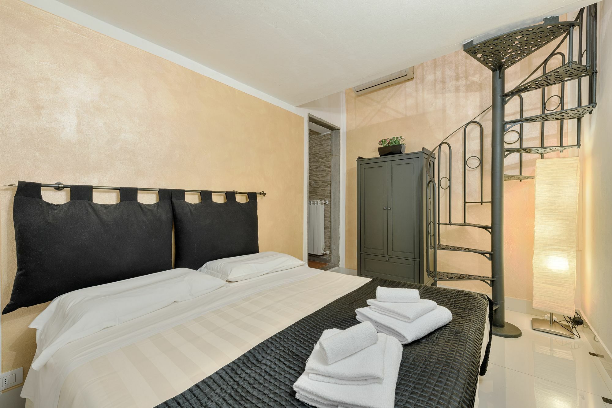 Santo Spirito Frescos By Mmega Apartment Florence Ngoại thất bức ảnh